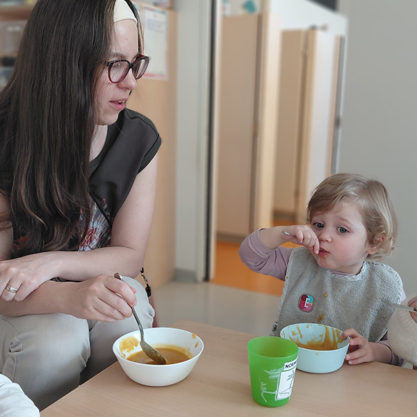Repas Creche Nanosphere Autonomie Enfants Ecublens 02