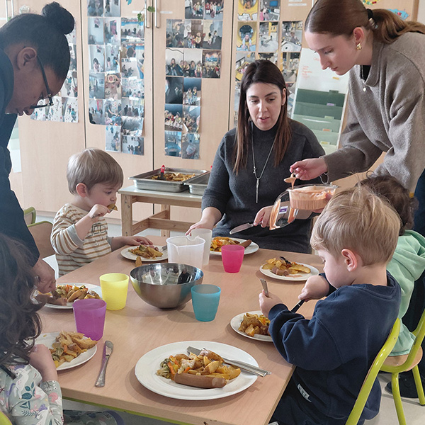 Repas Creche Nanosphere Autonomie Enfants Ecublens 04