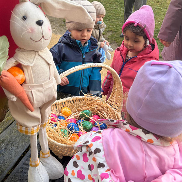Chasse Oeufs Enfants Jardin Creche 10